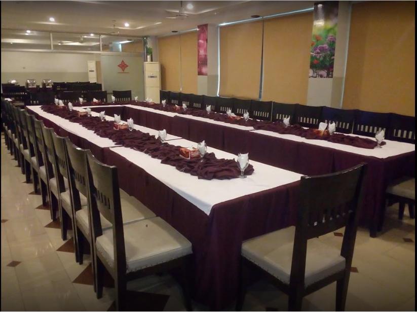 Hotel Multan Continental Екстер'єр фото
