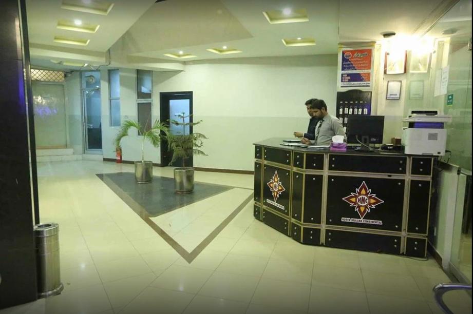 Hotel Multan Continental Екстер'єр фото