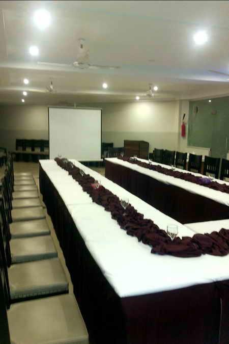 Hotel Multan Continental Екстер'єр фото