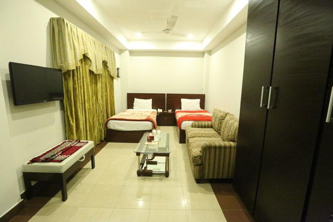 Hotel Multan Continental Екстер'єр фото